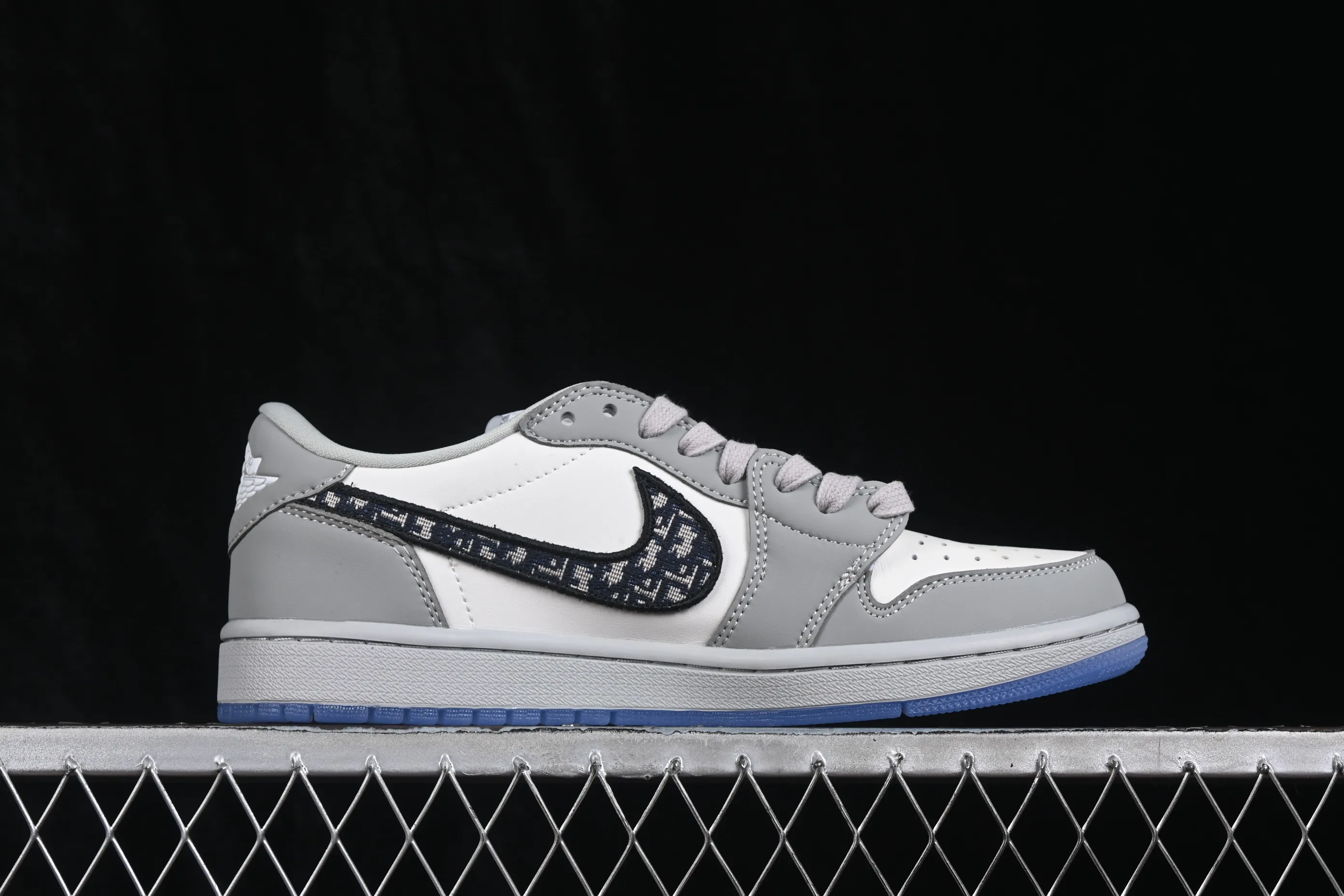 All categories Air Jordan Jordan series basketball shoes Air Jordan 1 Low Dior x Air Jordan 1 Low AJ1 Joe 1 Dior joint white gray low top CN8608-002